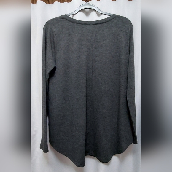 Light weight long sleeve - Picture 2 of 5